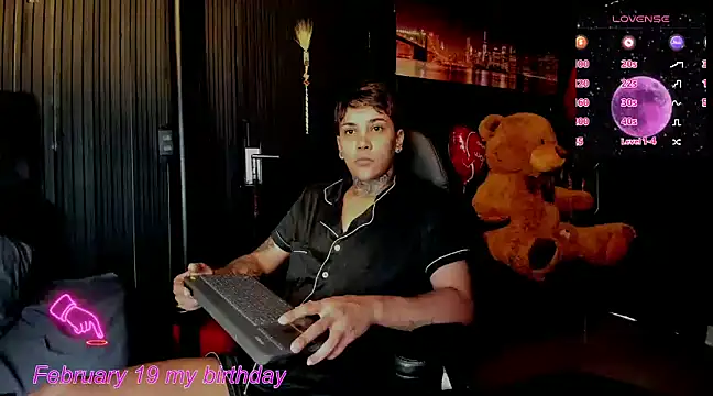 ZhoeStrong online show from 02-19-25, 03:38