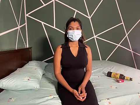 Snapshot of Queen_ashawary chatting on 02-05-25, 05:20 Queen ashawary online show from 02-05-25, 05:20