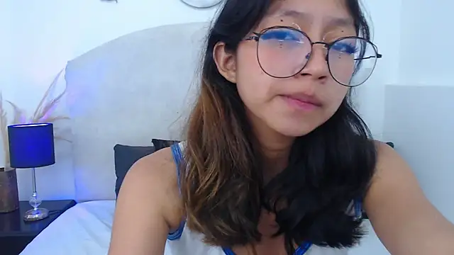 Snapshot of Yommi_Winx chatting on 02-02-25, 01:45 Yommi Winx online show from 02-02-25, 01:45