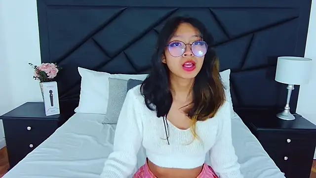 Snapshot of Yommi_Winx chatting on 02-07-25, 03:45 Yommi Winx online show from 02-07-25, 03:45