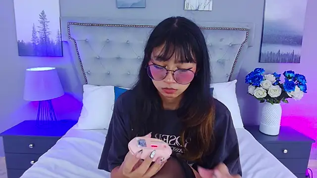 Snapshot of Yommi_Winx chatting on 09-09-25, 09:14 Yommi Winx online show from 09-09-25, 09:14