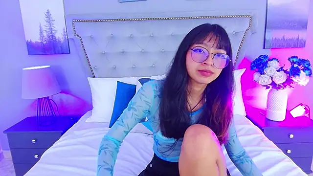 Snapshot of Yommi_Winx chatting on 09-12-25, 11:15 Yommi Winx online show from 09-12-25, 11:15