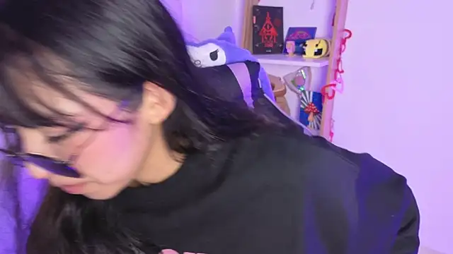 Yommi Winx online show from 11-16-25, 03:23