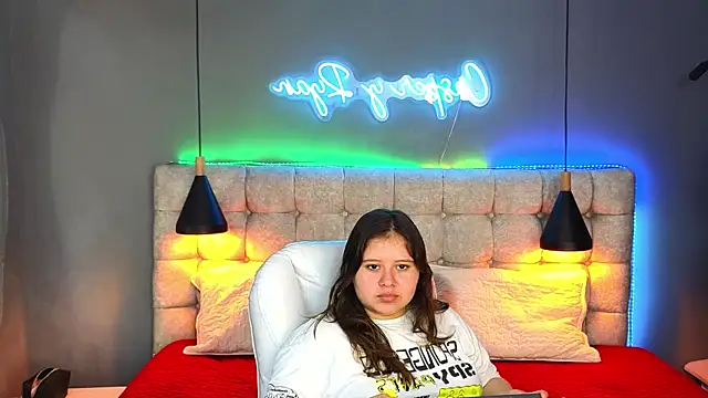 Laia and Aloby online show from 12-23-24, 04:06