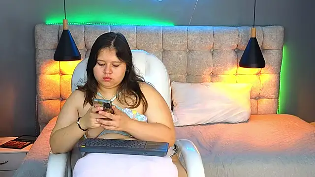 Laia and Aloby online show from 01-17-25, 03:32