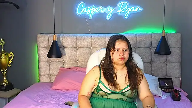 Laia and Aloby online show from 01-21-25, 03:32