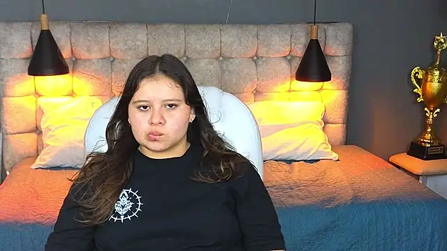 Laia and Aloby online show from 01-31-25, 07:18