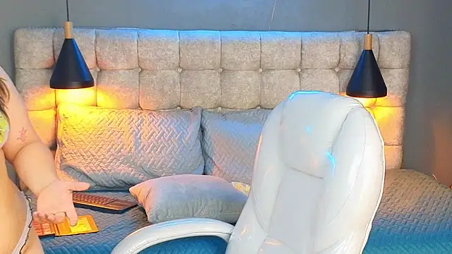 Laia and Aloby online show from 03-15-25, 10:33