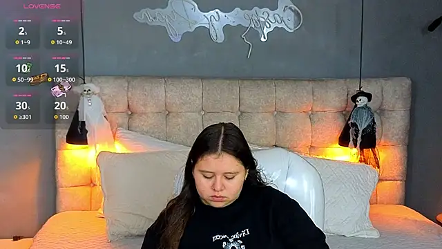 Laia and Aloby online show from 10-13-25, 10:32