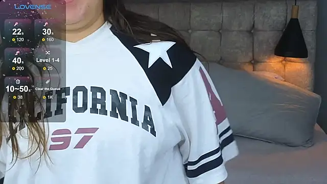 Laia and Aloby online show from 12-15-25, 10:25