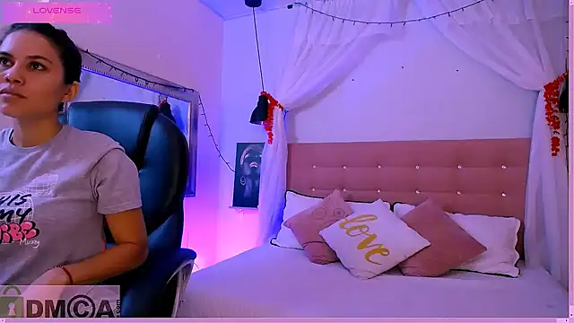 Snapshot of natasha__jackson chatting on 02-04-25, 01:59 natasha jackson online show from 02-04-25, 01:59