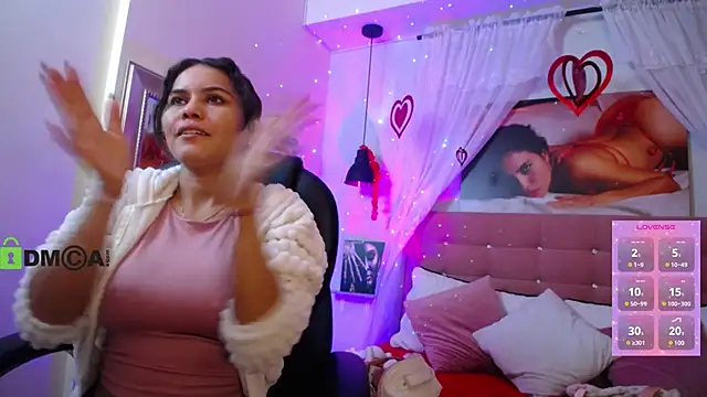 Snapshot of natasha__jackson chatting on 02-27-25, 12:34 natasha jackson online show from 02-27-25, 12:34