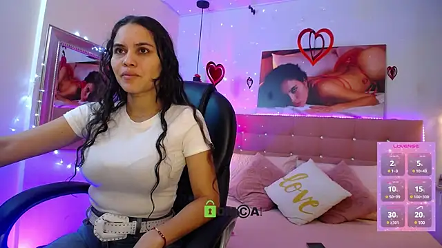 Snapshot of natasha__jackson chatting on 03-13-25, 12:56 natasha jackson online show from 03-13-25, 12:56