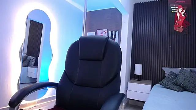 Snapshot of natasha__jackson chatting on 10-22-25, 12:38 natasha jackson online show from 10-22-25, 12:38