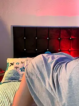 Kitty arts online show from 11-13-25, 07:46