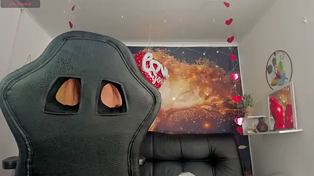 Nikol Rang   online show from 02-19-25, 04:12