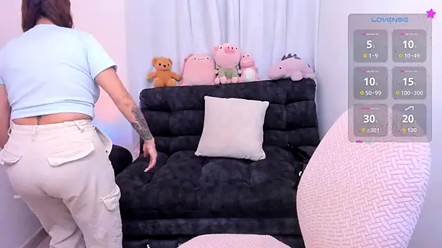 Lu perez online show from 04-21-26, 01:28