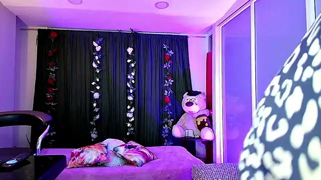 Snapshot of oriana_thomson2 chatting on 02-10-25, 05:36 oriana thomson2 online show from 02-10-25, 05:36