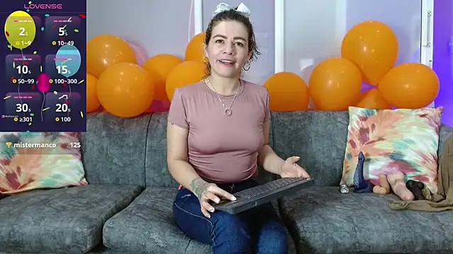 Snapshot of oriana_thomson2 chatting on 09-27-25, 05:23 oriana thomson2 online show from 09-27-25, 05:23