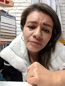 Snapshot of oriana_thomson2 chatting on 10-12-25, 10:09 oriana thomson2 online show from 10-12-25, 10:09