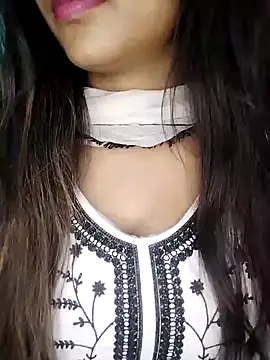 Snapshot of Sreya213 chatting on 01-17-25, 07:27 Sreya213 online show from 01-17-25, 07:27