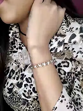 Snapshot of Sreya213 chatting on 01-25-25, 09:14 Sreya213 online show from 01-25-25, 09:14