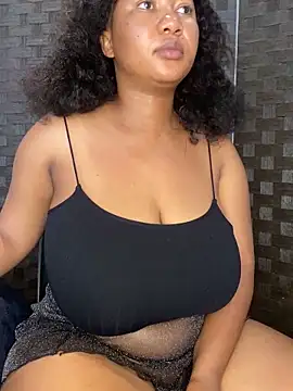 Snapshot of MayaPassion chatting on 02-02-25, 01:30 MayaPassion online show from 02-02-25, 01:30