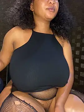 Snapshot of MayaPassion chatting on 02-07-25, 11:45 MayaPassion online show from 02-07-25, 11:45