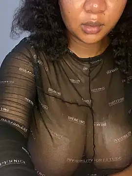 Snapshot of MayaPassion chatting on 03-22-25, 04:47 MayaPassion online show from 03-22-25, 04:47