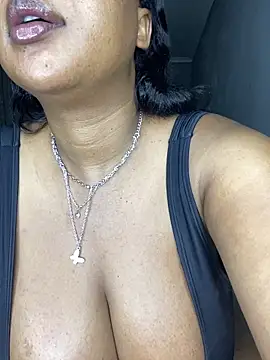 Snapshot of MayaPassion chatting on 10-01-25, 08:04 MayaPassion online show from 10-01-25, 08:04