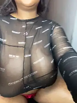 Snapshot of MayaPassion chatting on 10-21-25, 08:20 MayaPassion online show from 10-21-25, 08:20