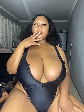 Snapshot of MayaPassion chatting on 11-26-25, 07:37 MayaPassion online show from 11-26-25, 07:37