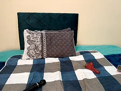 chloechrome online show from 03-20-25, 05:25