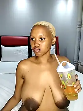 Snapshot of Sego_TeeTee chatting on 03-15-25, 11:28 Sego TeeTee online show from 03-15-25, 11:28