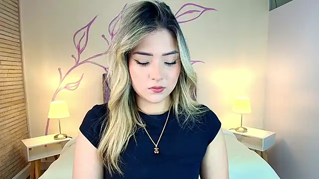 DahliaMoore online show from 03-22-25, 09:42