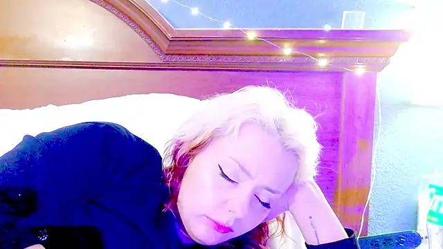 Snapshot of SkarlettRose96 chatting on 04-23-26, 12:45 SkarlettRose96 online show from 04-23-26, 12:45