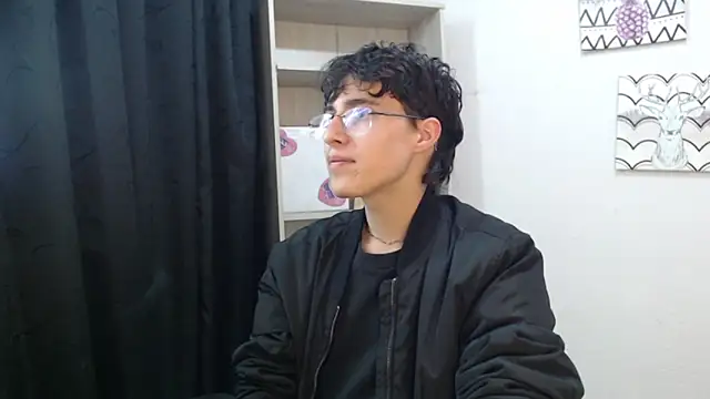 Snapshot of Jeam_hot chatting on 12-21-24, 09:47 Jeam hot online show from 12-21-24, 09:47