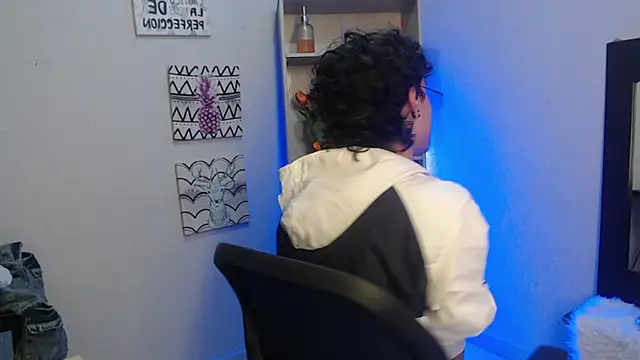 Snapshot of Jeam_hot chatting on 01-12-25, 01:32 Jeam hot online show from 01-12-25, 01:32