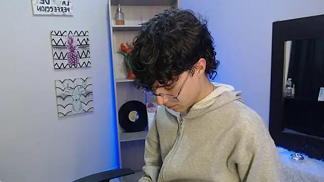 Snapshot of Jeam_hot chatting on 01-13-25, 10:35 Jeam hot online show from 01-13-25, 10:35