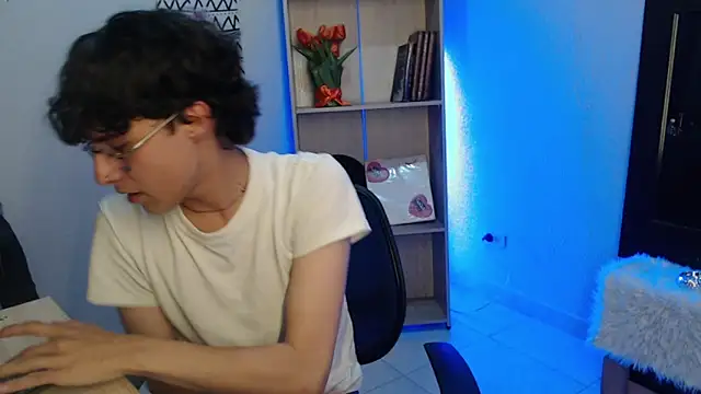 Snapshot of Jeam_hot chatting on 01-21-25, 12:36 Jeam hot online show from 01-21-25, 12:36