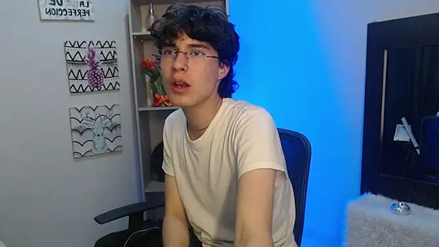 Snapshot of Jeam_hot chatting on 01-22-25, 12:48 Jeam hot online show from 01-22-25, 12:48