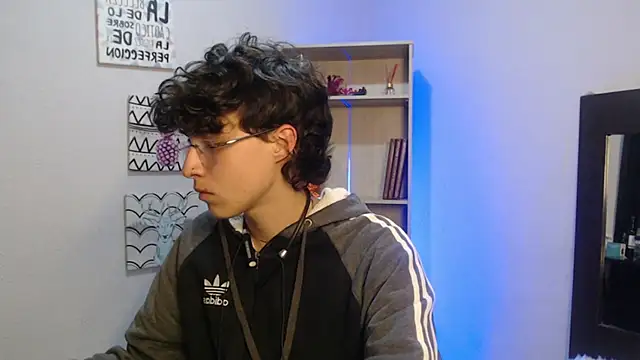 Snapshot of Jeam_hot chatting on 01-28-25, 10:01 Jeam hot online show from 01-28-25, 10:01