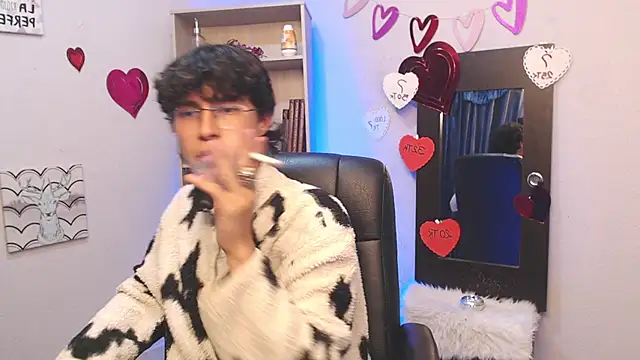 Snapshot of Jeam_hot chatting on 03-06-25, 09:42 Jeam hot online show from 03-06-25, 09:42