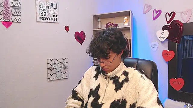 Snapshot of Jeam_hot chatting on 03-07-25, 01:31 Jeam hot online show from 03-07-25, 01:31