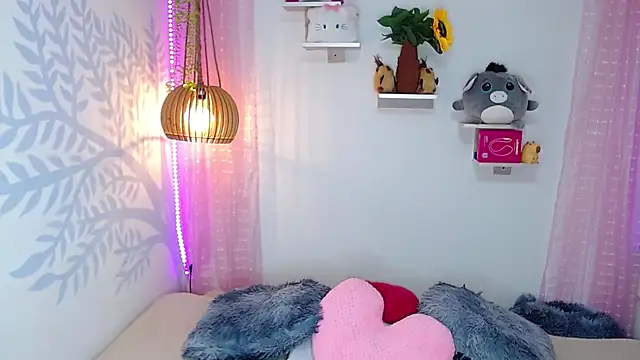 Alison Wiley online show from 12-19-25, 05:14