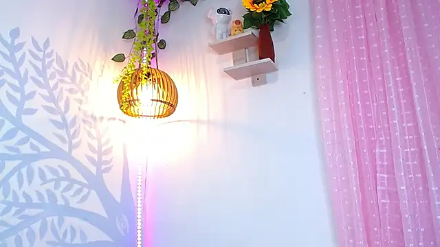 Alison Wiley online show from 04-09-26, 07:58