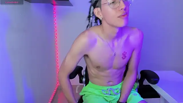 manu vera online show from 03-10-25, 01:34