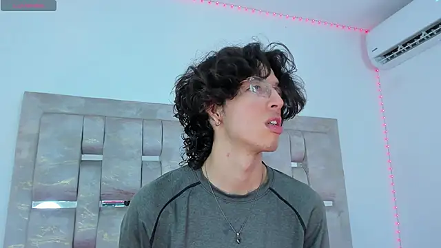 manu vera online show from 10-11-25, 08:40