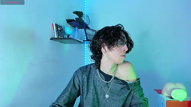 manu vera online show from 10-23-25, 04:34