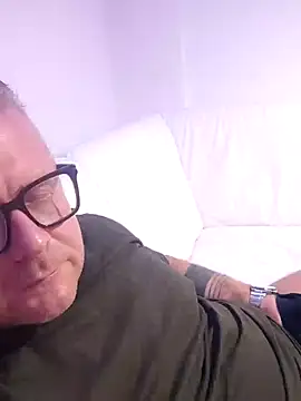 Snapshot of swingr chatting on 01-05-25, 04:47 swingr online show from 01-05-25, 04:47